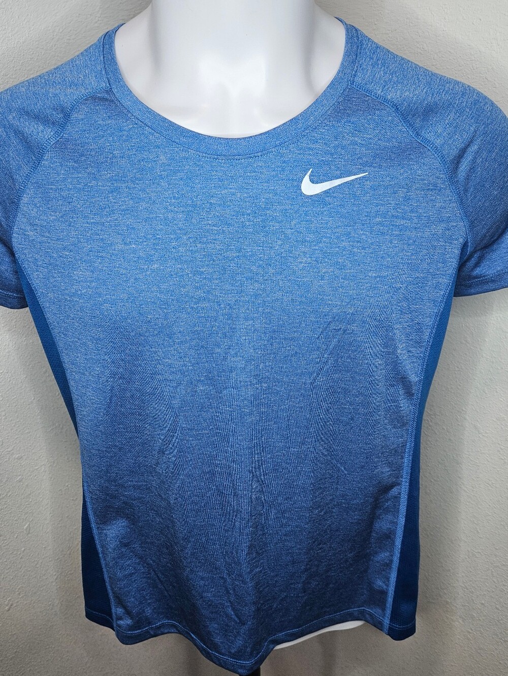 Nike Dri-FIT boys running shirt Xl
